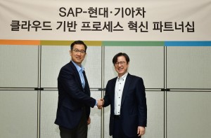 (왼쪽부터)서정식 현대·기아차 ICT본부장과 이성열 SAP 코리아 대표가 SAP-현대·기아