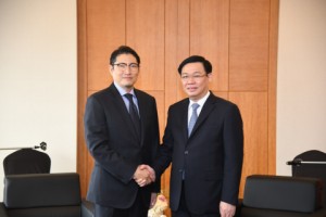 趙顕俊（チョ・ヒョンジュン）会長は19日に韓国を訪問したブオン・ディン・フエ (Vuong Dinh