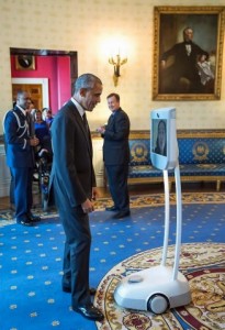 버락 오바마가 백악관 블루룸에서 미국장애인법 25주년 기념식 기간 동안 빔을 통해 Disa