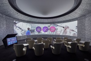 iF 디자인 어워드를 수상한 LG CNS의 B.E.A.T가 적용된 1층 데모써클룸