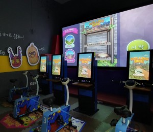 에이디엠아이의 대전 어린이회관 실내 가상현실 스포츠 롤링바이크 체험존