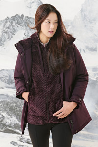 레드페이스 콘트라 클래식 다운 하프 우먼 재킷