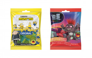 왼쪽부터 GS25가 선보인 미니언즈과일젤리와 트롤과일젤리