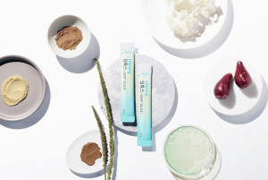 리만코리아의 새로운 이너뷰티 브랜드 ‘라이프닝’의 첫 제품 ‘딥톡스(DEEP TALKS)’가 출시하자마자 1차 물량이 완판됐다