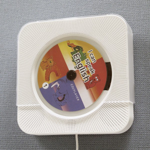 교육용 IT 기기 제조 기업 에듀플레이어가 2022년 첫 신제품인 벽걸이 오디오 에듀플레이어 EA300을 출시한다