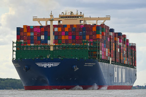 세계 최대 컨테이너선 2만4000TEU급 ‘HMM Hamburg (함부르크)’호가 만선으로