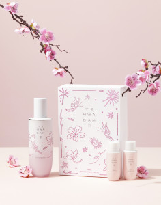 LG생활건강이 출시한 ‘예화담 물어린 매화 생기 에센스 대용량 사계 에디션’