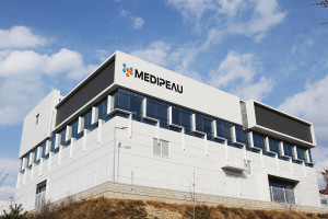 메디포가 백미꽃 추출물을 함유한 베리큐어 로션 MD를 개발해 의료기기로 품목 인증을 완료했다