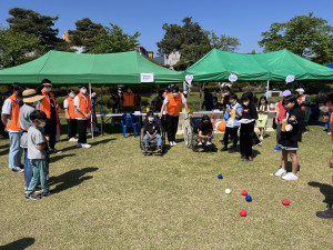 구례군장애인복지관이 2022년 어린이날 기념 ‘제23회 어린이날 가족놀이 한마당’에 참여해 장애이해 체험을 진행했다