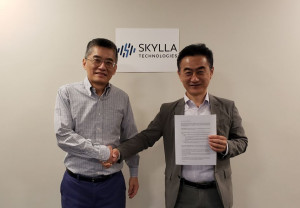 왼쪽부터 리우 성 Skylla Technologies Inc. 대표와 양부호 모벤시스 CS