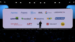 삼성 개발자 콘퍼런스 2022 기조 연설에서 파트너사 Aqara가 소개되고 있다