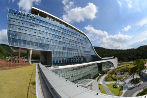 한국가스공사는 융복합 수소충전소 구축을 위한 합작 회사 ‘하이스테이션’ 설립을 완료하고 사