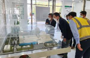 삼성전자 이재용 회장이 삼성물산 참여하는 UAE 바라카 원전 프로젝트 건설 현장에서 모형도