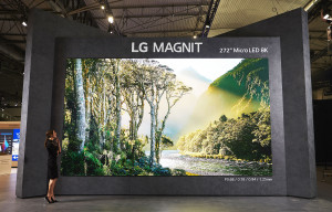 8K 해상도의 272형 마이크로 LED 사이니지 LG 매그니트