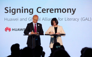 Vicky(left) and David(right) signing the agreement