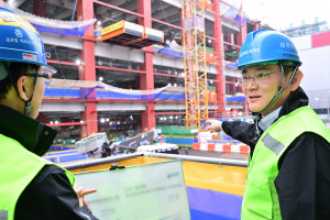10월 19일 삼성전자 기흥캠퍼스를 찾은 이재용 회장이 차세대 반도체 R&D 단지 건설 현