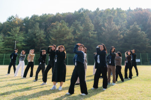 10월 30일 경기도 성남시에 위치한 코이카 본부에서 코이카 직원들이 ODA Song 댄스챌린지에 참여하고 있다