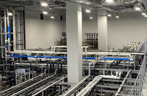 Ultrapure water manufacturing system used to conduct the demonstration test at Kurita Innovation Hub; the blue pipes are the pipes under demonstration