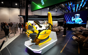 CES 2025에서 공개된 AI 헬스케어로봇 ‘733’