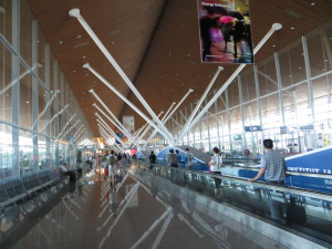 쿠알라룸푸르 국제공항(KUL)은 아시아에서 가장 높은 순위를 기록하며 전 세계 공동 4위를 차지했다(이미지: Wikimedia Commons/CCL)