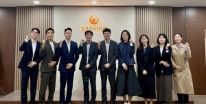 왼쪽부터 신용회복위원회 임상원 선임조사역, 신형욱 수석조사역, 도현호 전략개발팀 팀장, 국민은행 가재호 팀장, 안용성 차장, 오희자 팀장, 한국EAP협회 변미정 본부장, 최지영 선임, 조가은 팀장