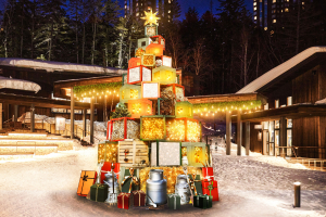 호시노 리조트 토마무에서 높이 약 6m의 트리를 상징으로 하는 ‘팜 크리스마스’ 이벤트를 개최한다