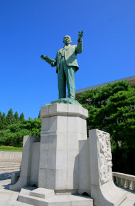 유석창 박사 동상