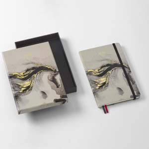 몰스킨 ‘이어 오브 홀스 리미티드 에디션’ 위클리 다이어리 화이트 L