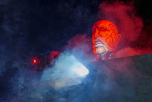 야간 이벤트에서는 약 1.2km의 밤의 숲을 걷는 나이트 워크 구간에서 박력 넘치는 프로젝션 매핑과 임상감 넘치는 사운드 연출을 통해 재현된 TV 애니메이션 ‘진격의 거인’의 세계를 체감할 수 있다