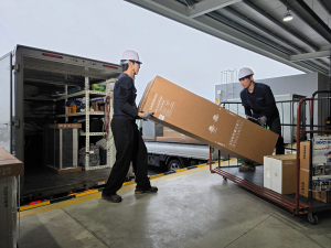 삼성전자 에어컨 설치 전담팀이 에어컨 설치 서비스를 제공하고 있다