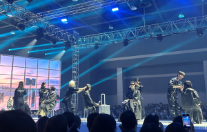 사이버한국외국어대학교 K뷰티학부는 4월 21일(화) 서울 양재동 aT센터에서 열린 ‘제64회 준오헤어쇼’를 단체 견학했다