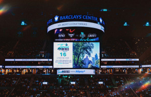 Alipay+ launched the “Threes for Trees” Sustainability Moment at the Barclays Center on May 24 to engage fans with the ESG-focused tree-planting initiative.